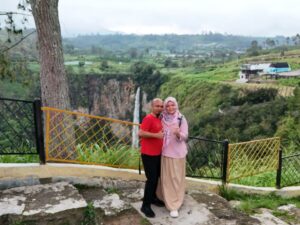 Pesona Air Terjun Sipiso