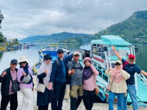 Mengapa Pelancong Datang Kembali ke Lake Toba
