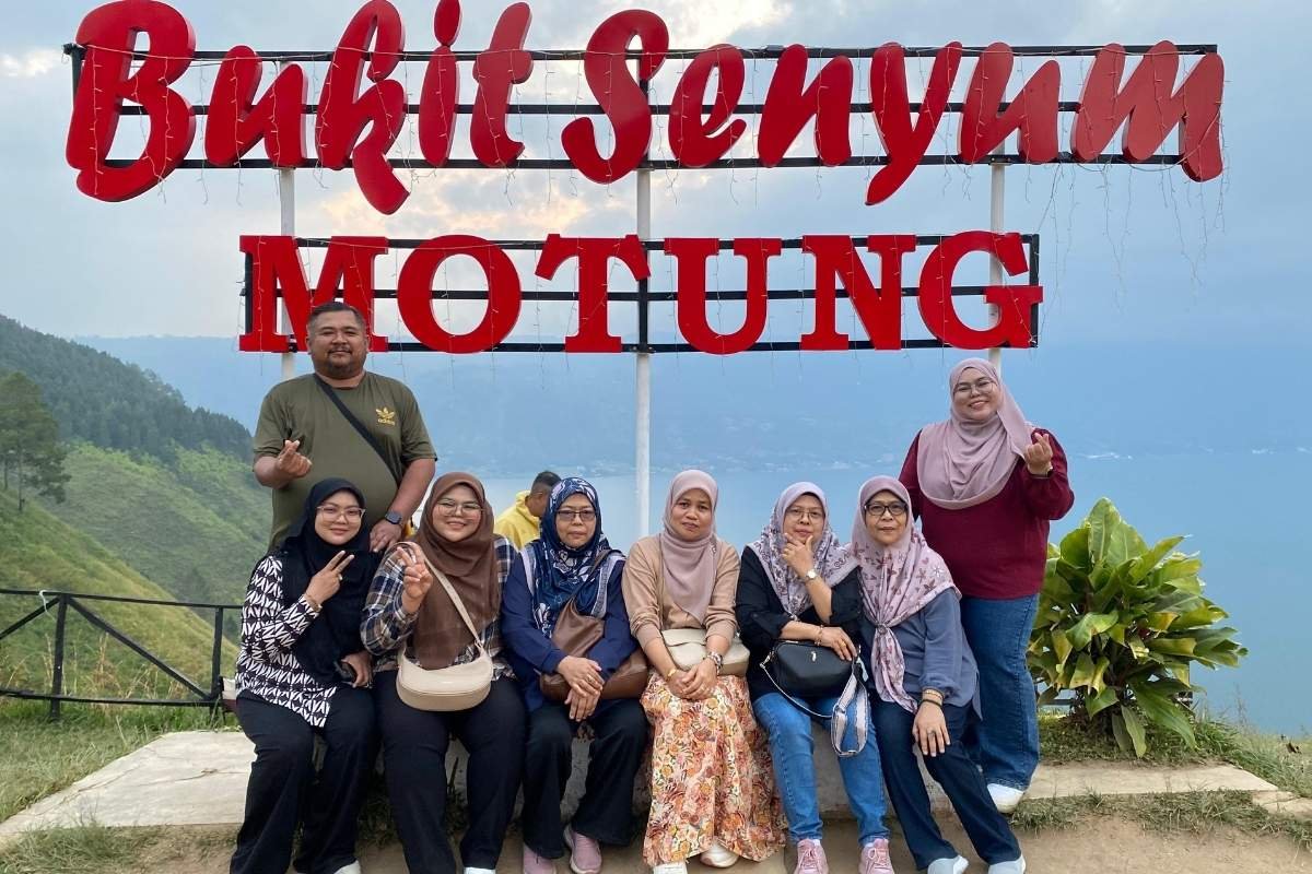Destinasi Danau Toba yang nyaman untuk rombongan warga emas