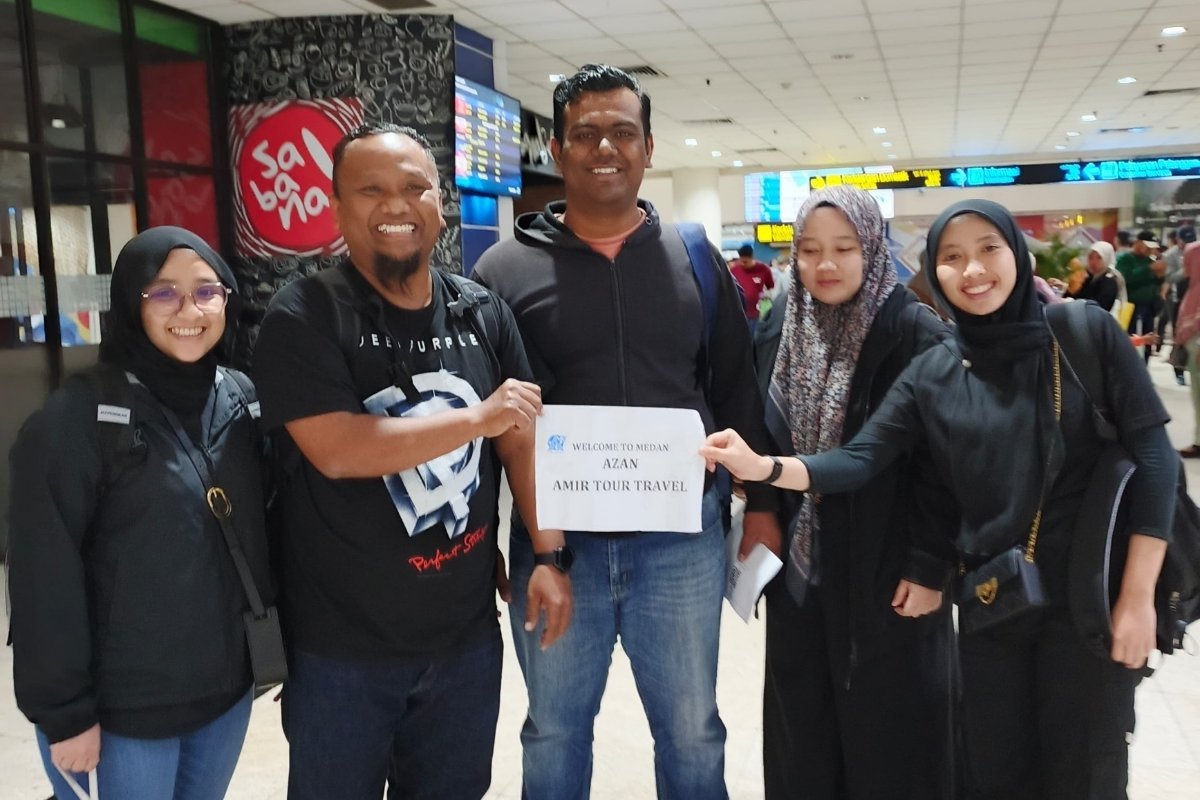 Penjemputan rombongan di Bandara Kualanamu sebelum tour Medan Danau Toba
