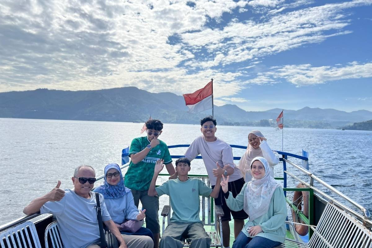 Perjalanan ke Pulau Samosir dalam pakej Danau Toba