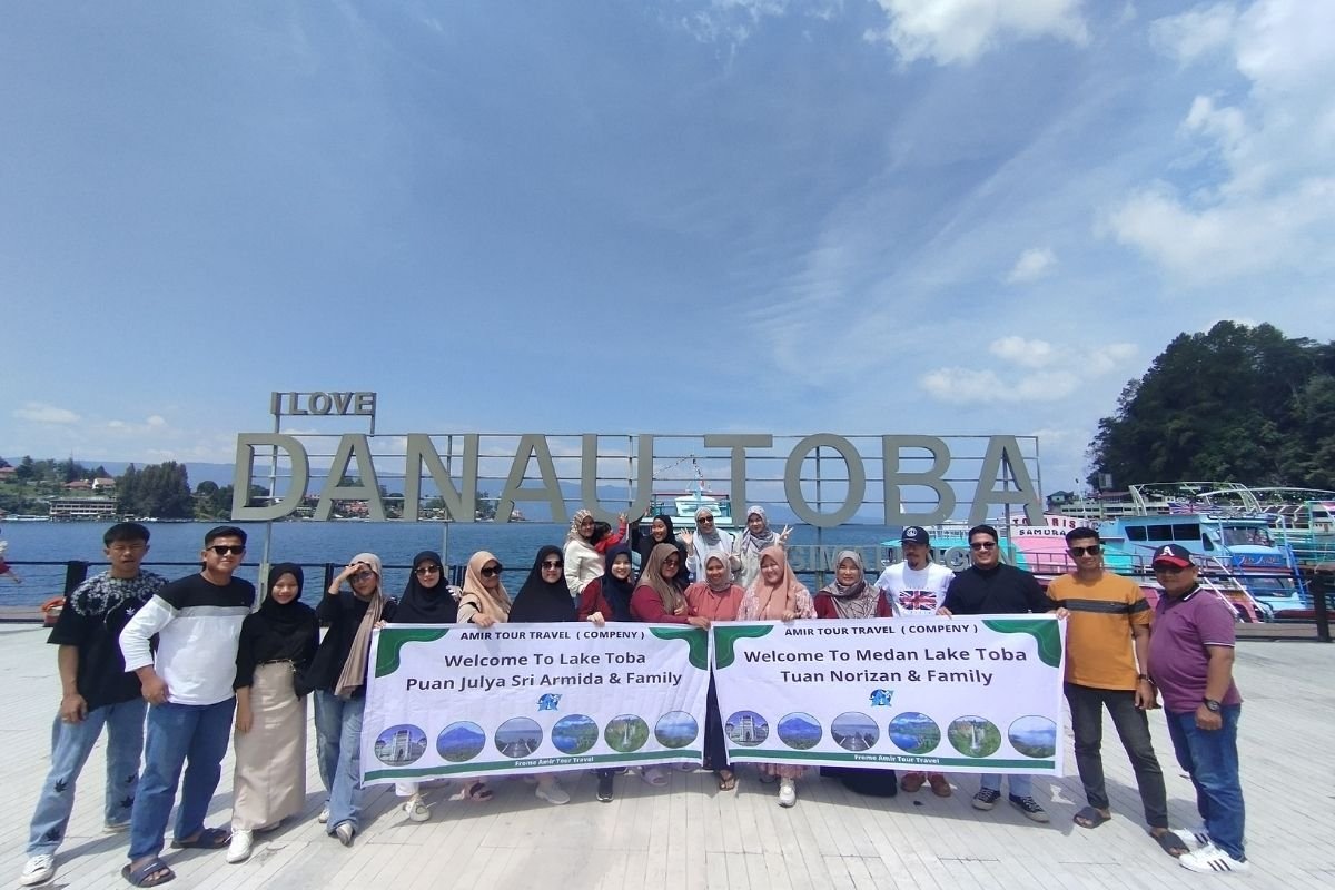 Rombongan tiba di Danau Toba pada hari pertama dari Kualanamu