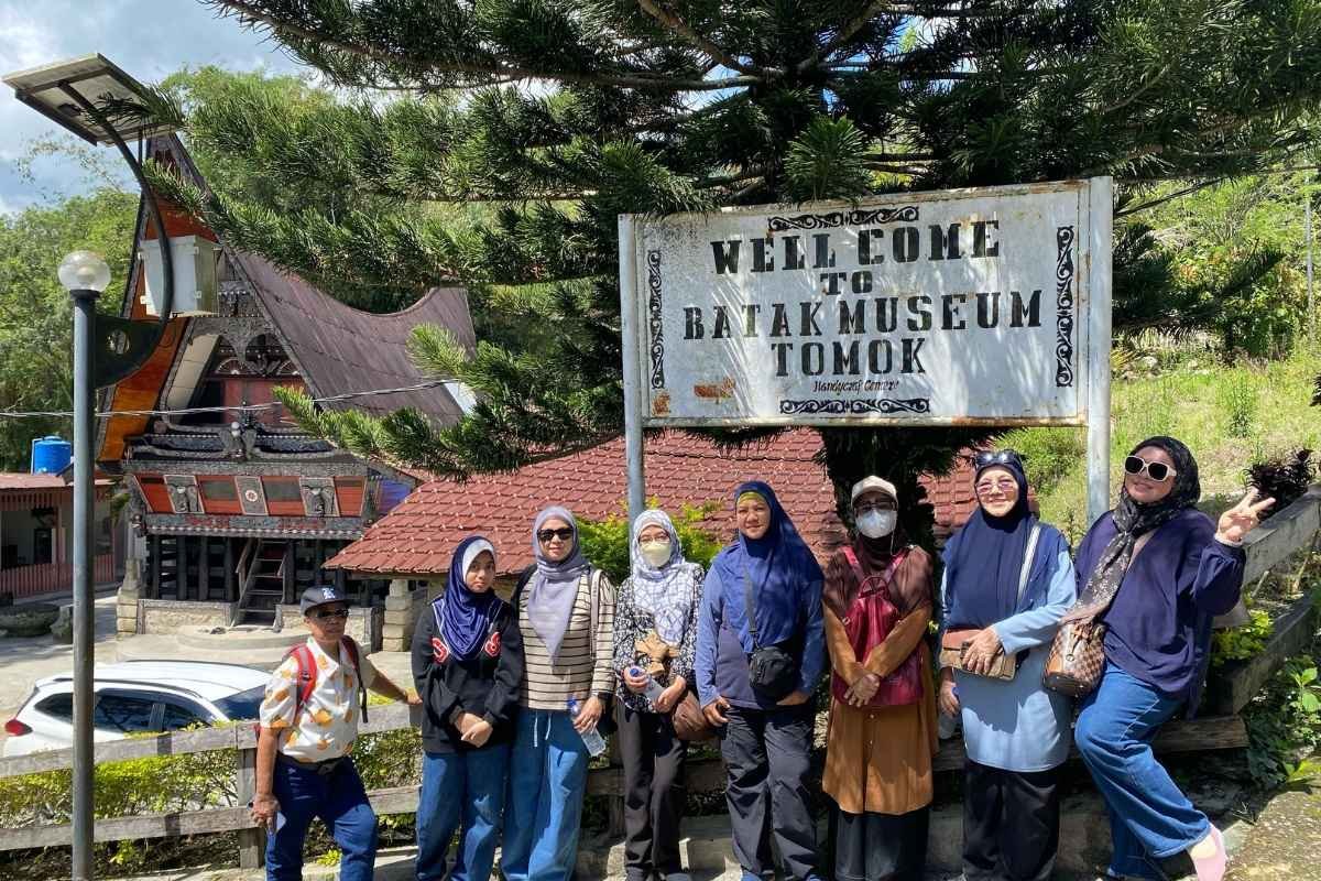 Pulau Samosir – destinasi wisata Amir Tour Travel di Danau Toba